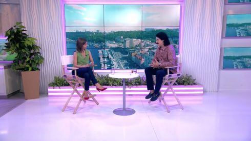 Як Павло Зібров змусив журналістку «Сніданку з 1+1» пити воду з Дніпра та їсти мертвих бджіл